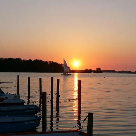 Haus Schwanensee 酒店 Bosau