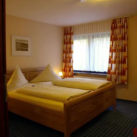 酒店 Haus Schwanensee 3*